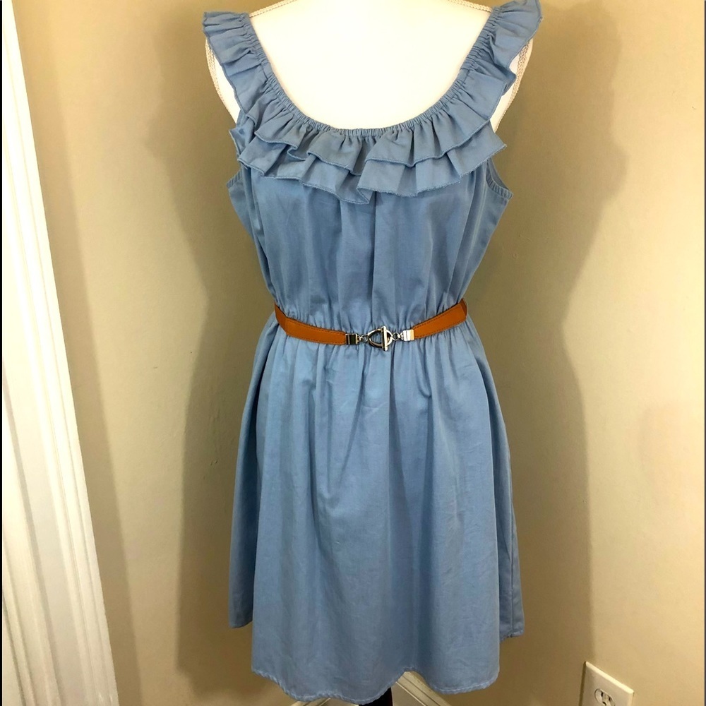 Lily Rose ruffled dress XL. Fits more like a small.